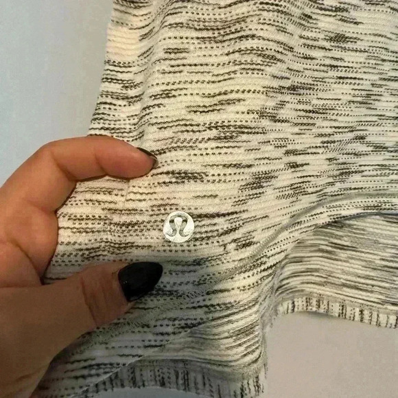 Lululemon Squad Goals Tank Top Womens Size 4 Black & White Space Dye - Picture 5 of 5